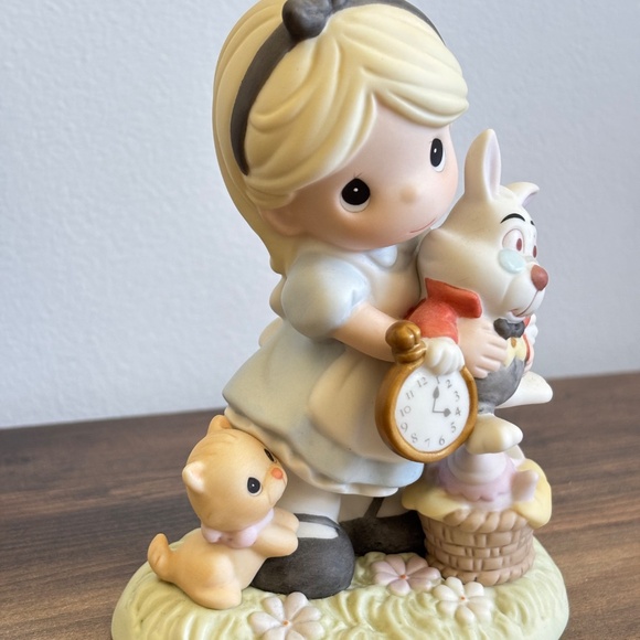 DISNEY Precious Moments ALICE WONDERLAND It’s Never To Late For Fun With Friends - Picture 3 of 11